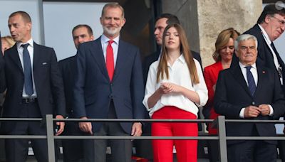 Euro 2024 : Sofia d'Espagne, en première ligne, vole la vedette à William et son fils George pour soutenir la Roja à Berlin