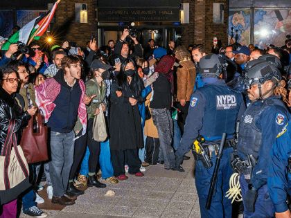 校園挺巴人示威 紐大耶魯150人被捕