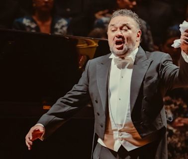 Entre música de Giacomo Puccini y Armando Manzanero, el tenor Ramón Vargas celebró en Bellas Artes