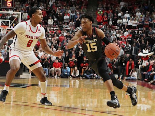 Former Sooner Alondes Williams throws down monster dunk in Summer League