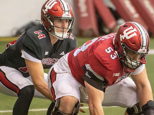 Indiana football freshman quarterback Broc Lowry entering the transfer portal