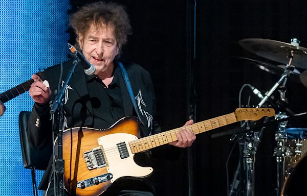 Bob Dylan Is Selling a Bizarre Tour T-Shirt. We Have Questions