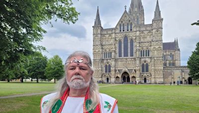 Vote for me as your champion, says senior druid standing to be MP