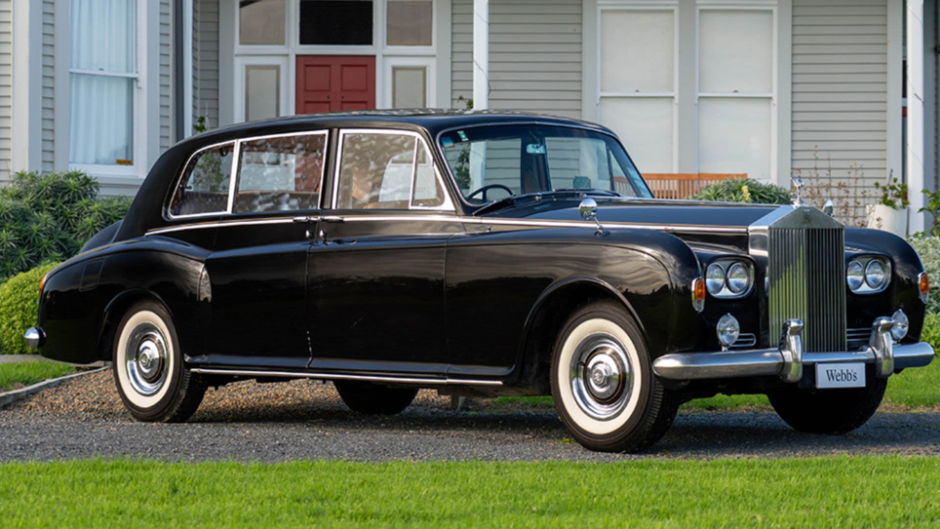 Queen Elizabeth II’s 1963 Rolls-Royce Phantom V Heads to Auction