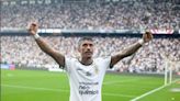 Corinthians confirma saída e marca despedida de Paulinho: 'Gratidão por um clube gigantesco'