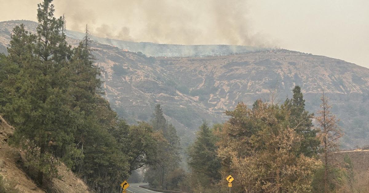 Retreat Fire closing in on 30,000 acres