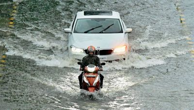 Heavy rains cause waterlogging across Mumbai