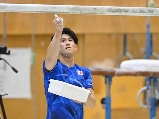 Pars Olympics 2024: Japanese men aim to beat China for gymnastics team gold