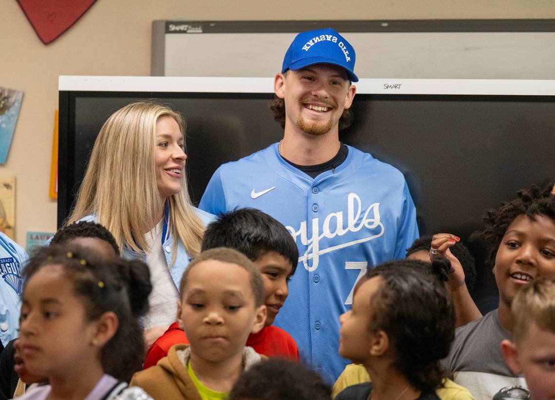 KC Royals surprise local elementary students to advocate for literacy: ‘It’s special’