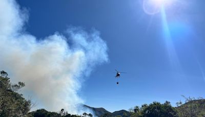 Mais de cem bombeiros combatem incêndio no Parque Nacional do Itatiaia neste domingo