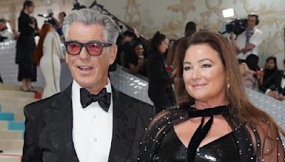 Insiders Reveal How Pierce Brosnan & Keely Smith’s Marriage Is After Being Seen Without Wedding Ring