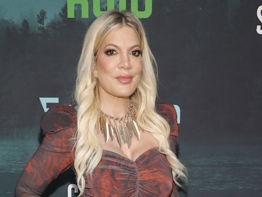 Tori Spelling was offered 'hot crack pipe' by Charlie Sheen