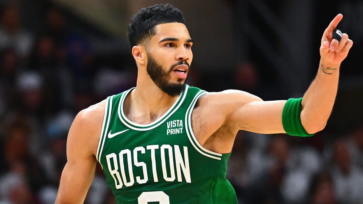 How Tatum ‘challenged' Celtics at halftime of Game 3 win vs. Cavs