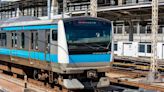 「雙刀怪客」喝醉闖日本JR橫濱站...還搭上電車 影響3500乘客