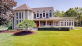 'Stunning' Bridgewater home that sold for $869K has floor-to-ceiling glass walls