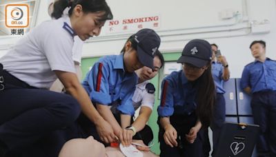 消防救護工作體驗日 學員學習正確滅火知識