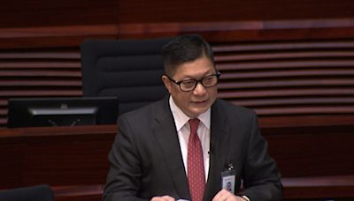 鄧炳強稱修例加入防止阻礙代辦工程條文 建議違者判罰款兼監禁 - RTHK