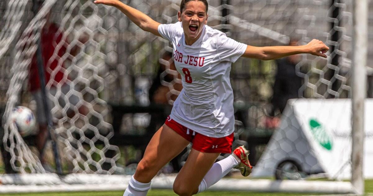 Maddie DiMaria leads outburst as Cor Jesu beats Summit for Class 3 girls soccer championship