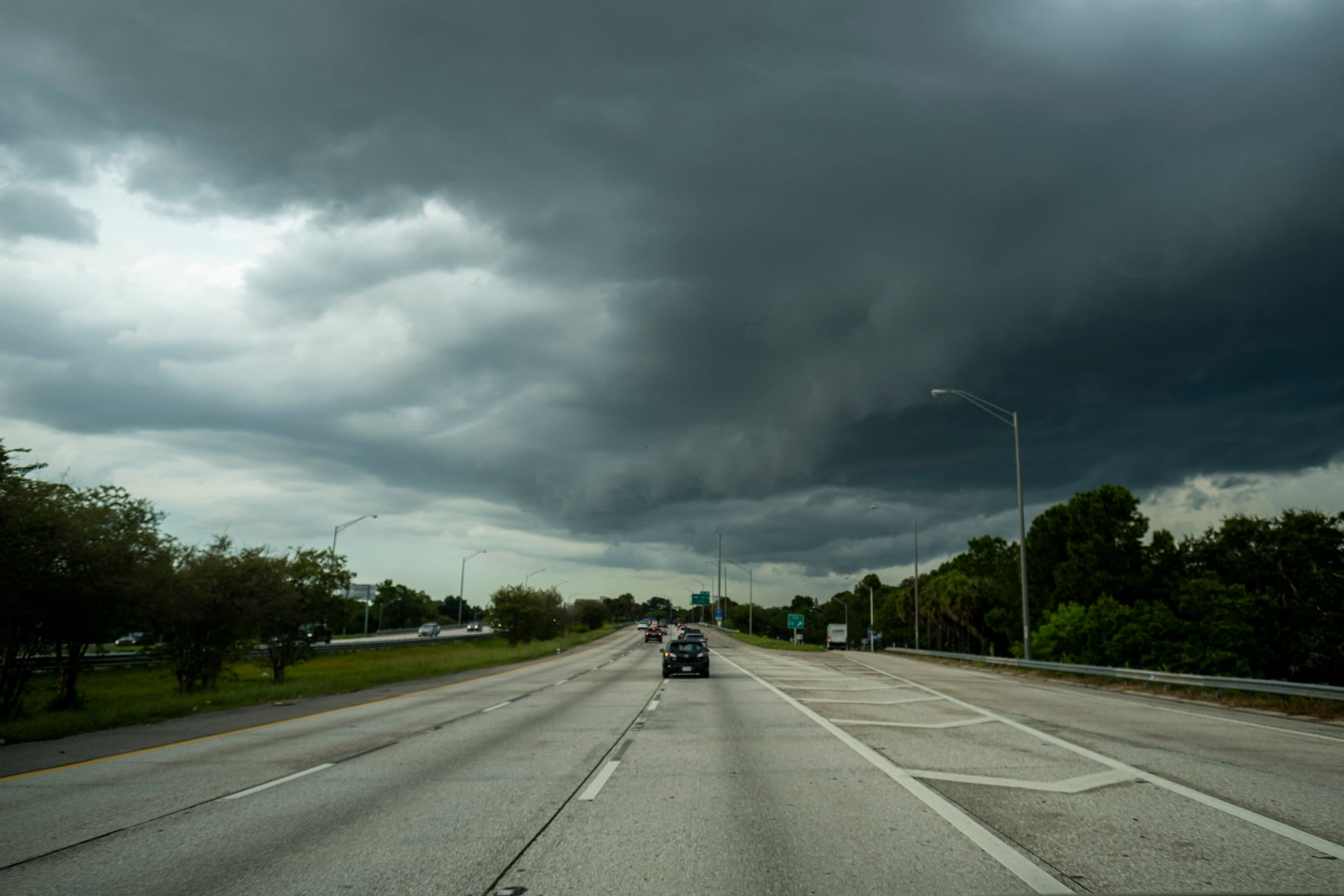 Florida tornado sparks sudden warning: "Take cover now!"