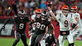 Burrow lanza 4 pases de TD; Bengals remontan ante Buccaneers