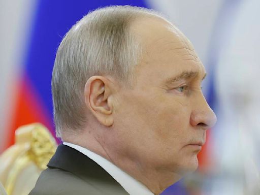 Putin destituye a su ministro de Defensa, encargado de la ofensiva sobre Ucrania, tras 12 años en el cargo