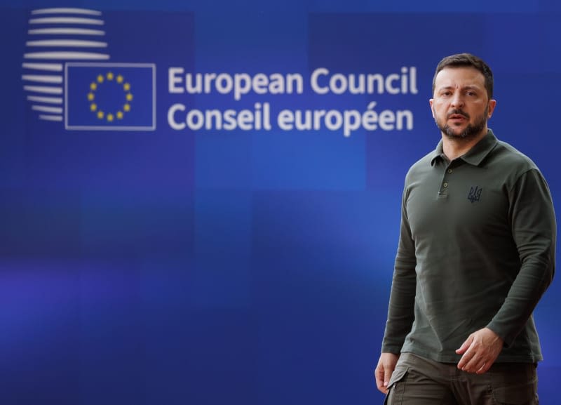 Zelensky welcomes release of prisoners including Tatar leader