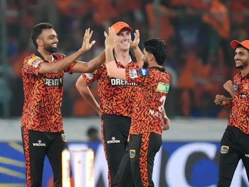 SRH vs RCB Live Score, IPL Match Today: SRH 11/1 (2 Overs); RCB on the Prowl After the Early Wicket of Travis Head - News18