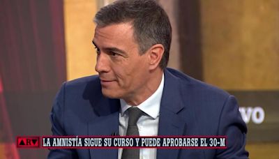 A Pedro Sánchez se le escapa la risa por la pregunta que le hace Ferreras en plena entrevista