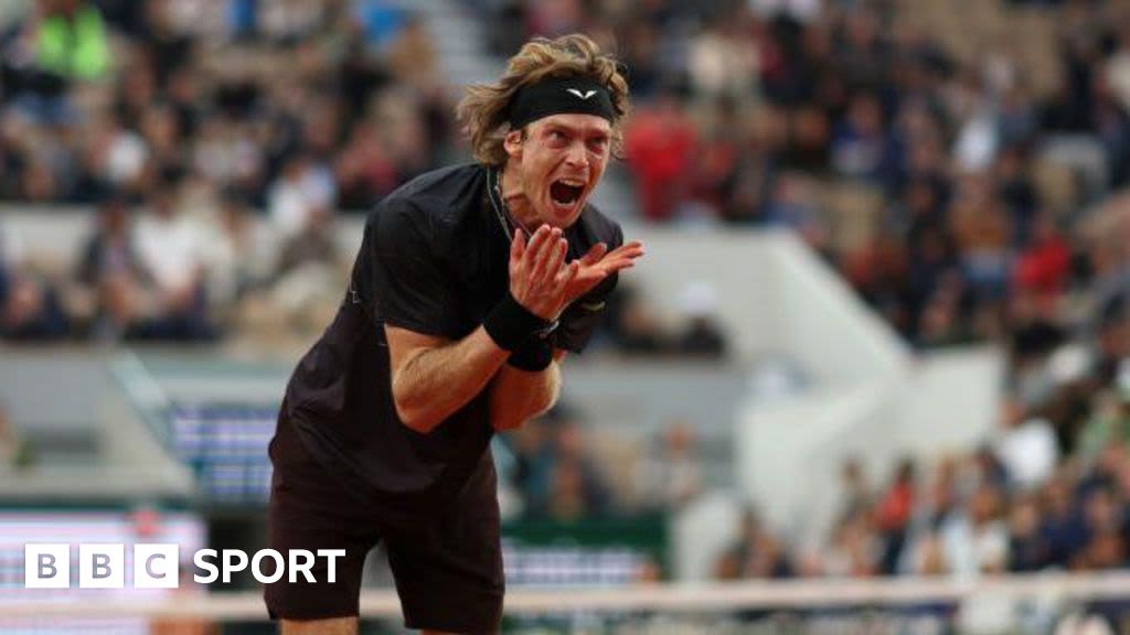 French Open 2024 results: Andrey Rublev beaten in straight sets