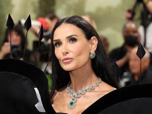 Demi Moore, sin trampa ni cartón: El vídeo antes de maquillarse donde muestra sus extensiones