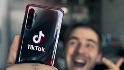 Batallas y regalos virtuales: La nueva economía de TikTok en la que se da dinero a desconocidos