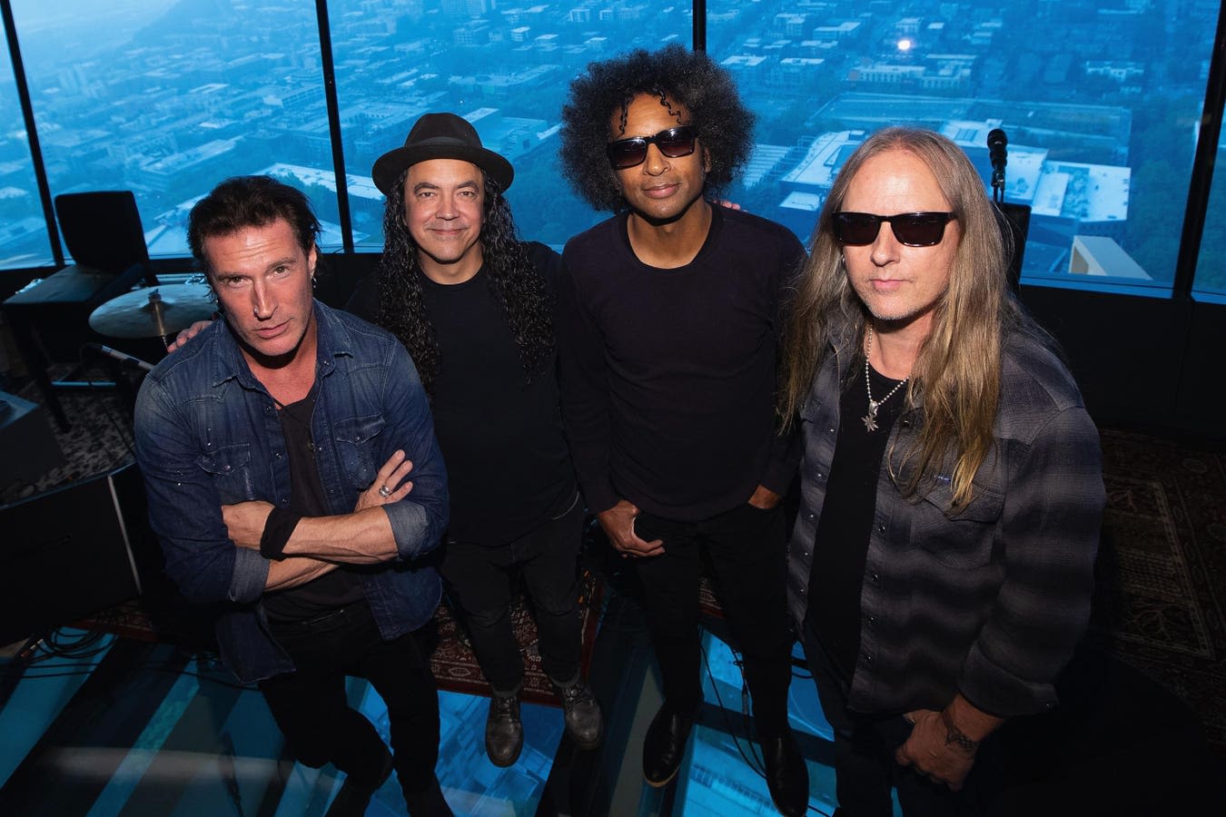 Alice In Chains’ Early Smash Gives The Band Their First Hit On A Billboard Chart