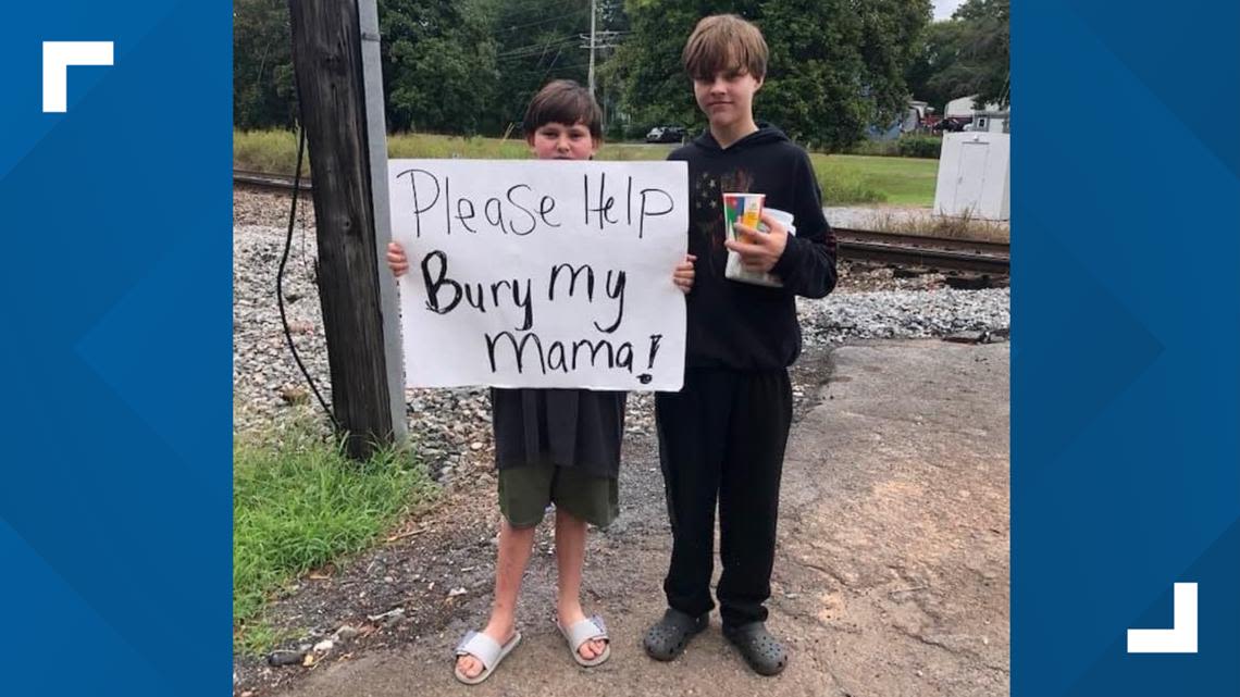 Georgia boy asks for help paying for his mom's funeral, community shows up in force