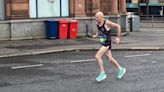 Tommy Hughes corre un maratón en 2h36 con 64 años