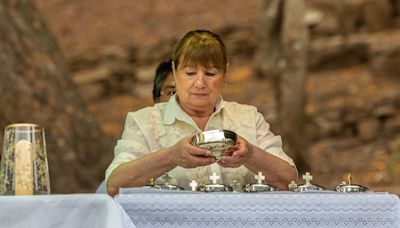 Grieta religiosa en Salta: la férrea defensa de los “servidores” de la Virgen del Cerro a la mujer que dice verla