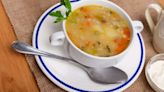 Receita de sopa de carne com legumes nutritiva para os dias frios