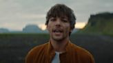 Louis Tomlinson Evokes His Live Shows on Anthemic New Single ‘Bigger Than Me’