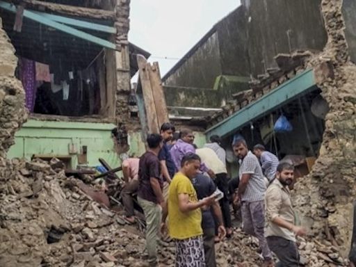 Navi Mumbai building collapse: Give all necessary aid to victims, CM tells civic chief