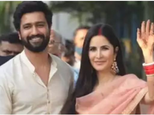 Katrina Kaif Pregnancy: Amidst rumors of Katrina Kaif's pregnancy, Vicky Kaushal is spotted solo at the airport: video inside | - Times of India