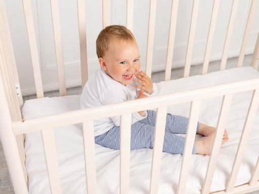 4 signes qui prouvent qu'il est temps de passer votre enfant au lit de grand