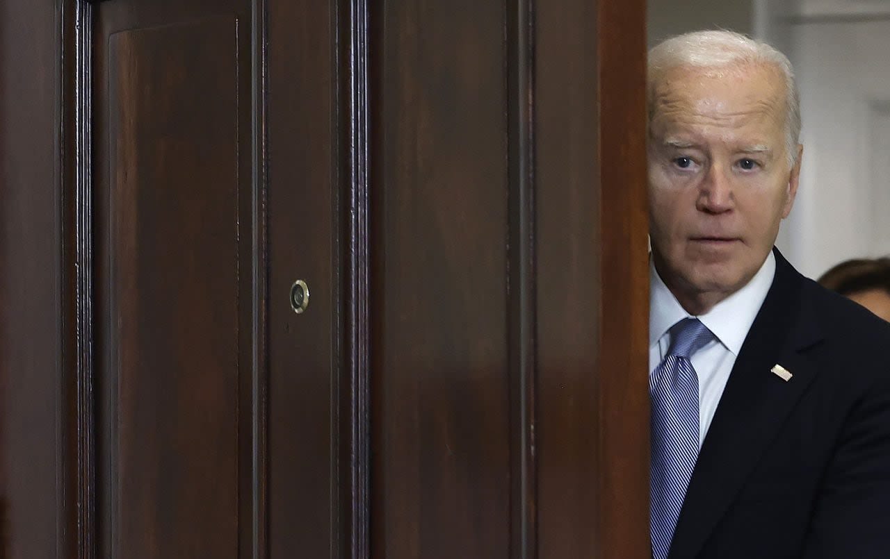 Biden aides 'discuss venue' for potential exit announcement