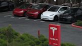 U.S. Regulators Investigate Tesla Recall Tied to Autopilot