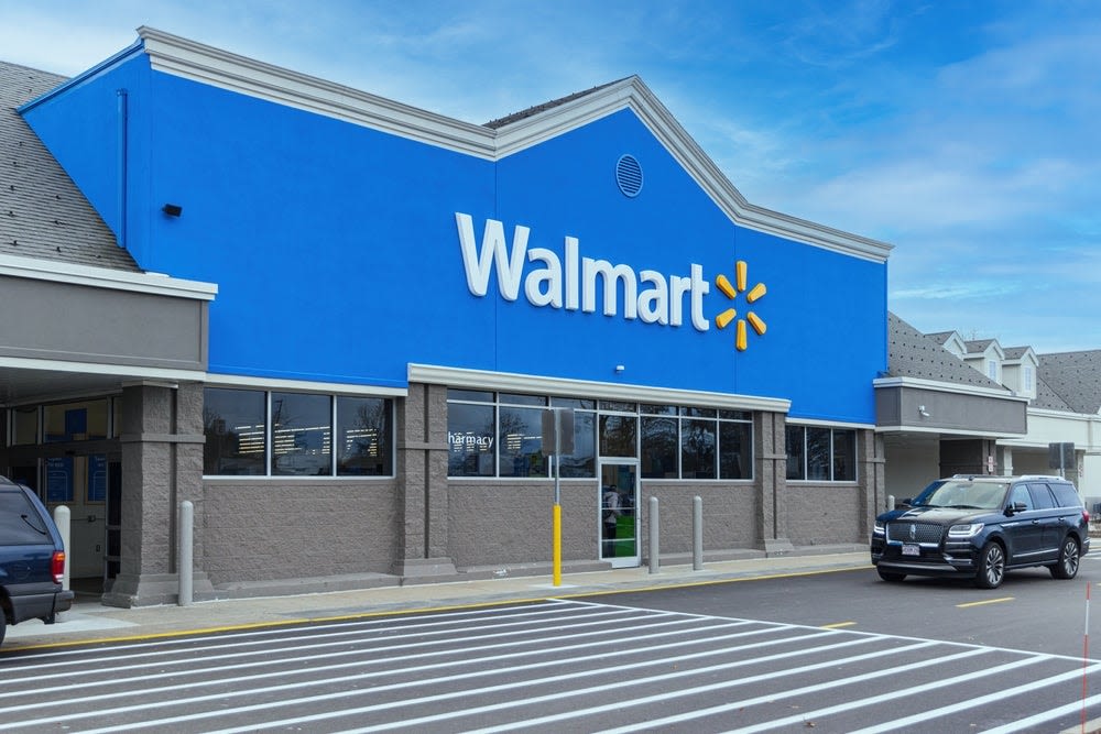 Walmart To Cut Hundreds Of Corporate Jobs, Relocate Workers To Central Hubs - Alphabet (NASDAQ:GOOGL), Rivian Automotive (...