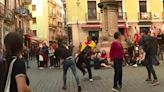 Les piden cárcel por un incidente con una bandera española en Pamplona