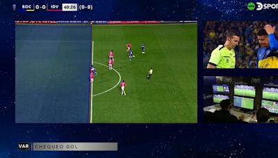 El gol con suspenso de Edinson Cavani para que Boca abriera el marcador ante Independiente del Valle