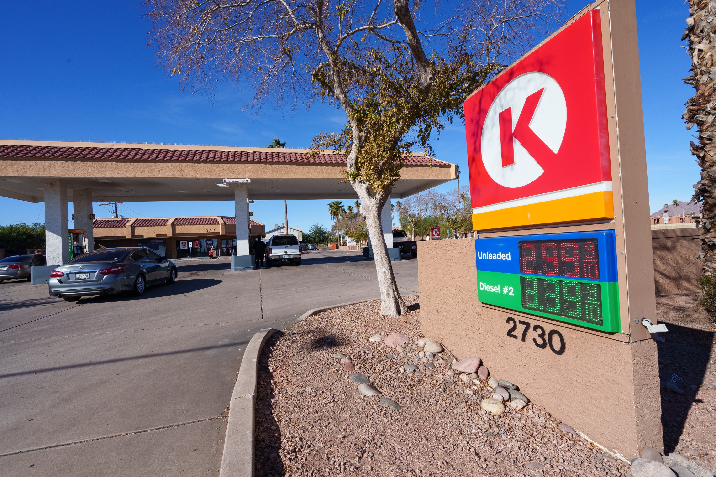 Phoenix gas prices are cheaper than this time last year. How long will it last?