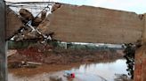 Inundaciones en Brasil: travesía en barca hasta la ciudad del sur que se quedó sin puentes por el desastre