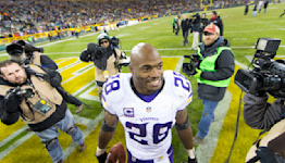 Official poster for Adrian Peterson and Le’Veon Bell fight released