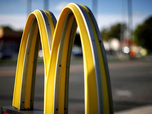 McDonald’s Rolls Out 14-Ounce ‘Big Arch’ Burger to Revive Sales