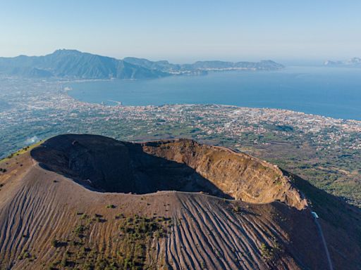 British tourist dies hiking Italy’s Mount Vesuvius